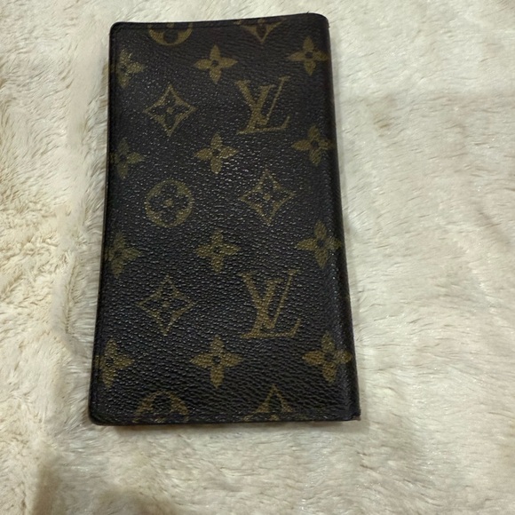 Louis Vuitton checkbook cover/credit card holder - Picture 8 of 9